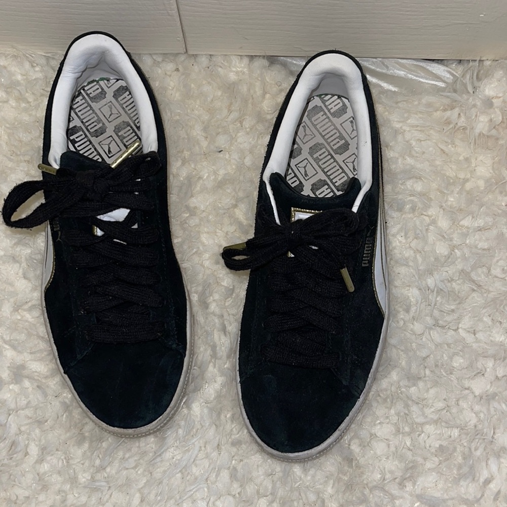 Black suede puma shoe